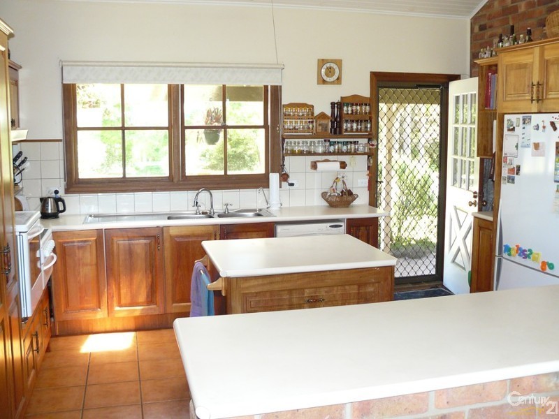 8 Silverdell Place, Surf Beach NSW 2536