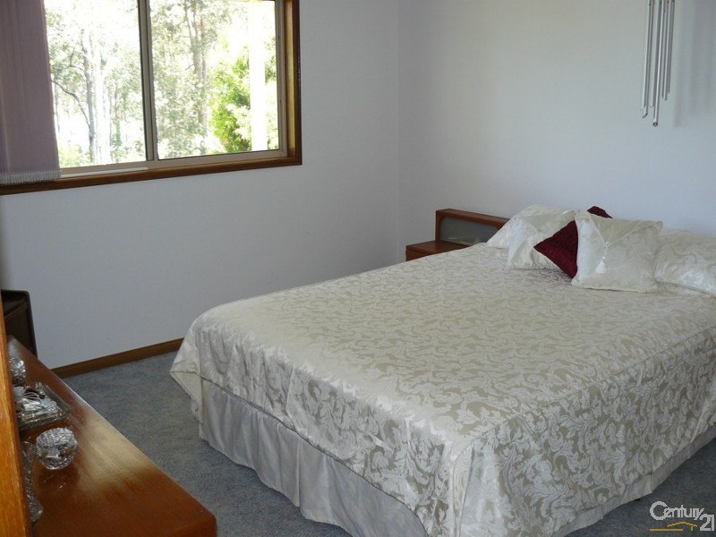 10 Currell Close, Malua Bay NSW 2536