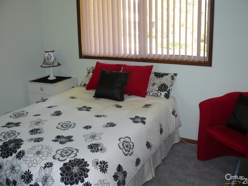10 Currell Close, Malua Bay NSW 2536