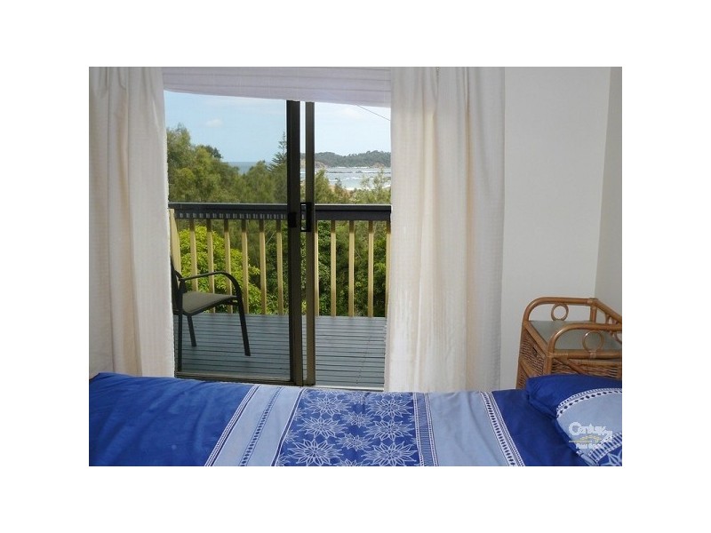 17 TALLAWANG AVENUE, Malua Bay NSW 2536