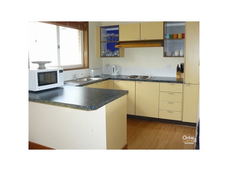 17 TALLAWANG AVENUE, Malua Bay NSW 2536