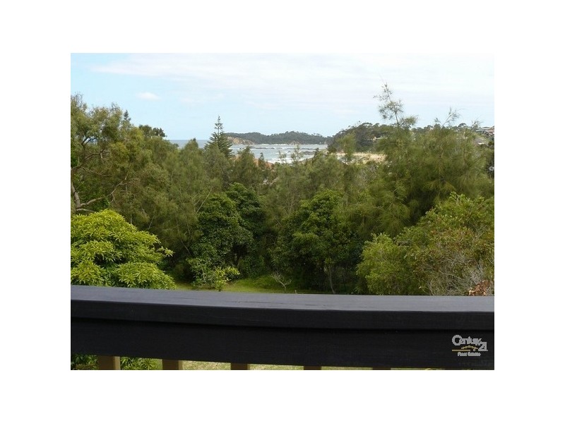 17 TALLAWANG AVENUE, Malua Bay NSW 2536