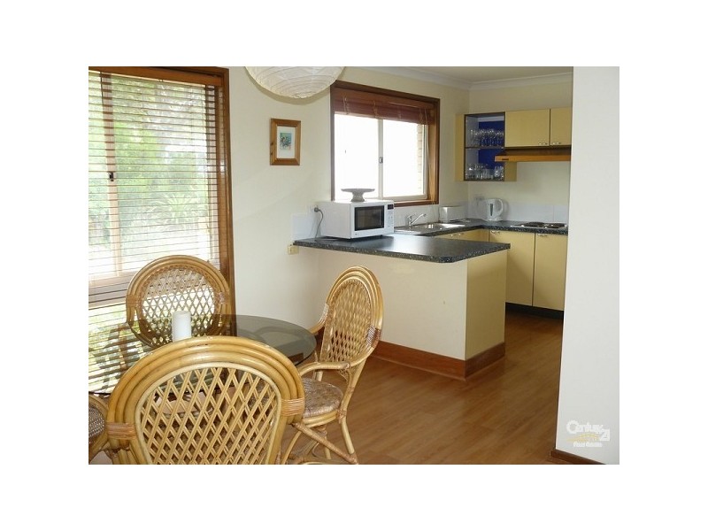 17 TALLAWANG AVENUE, Malua Bay NSW 2536