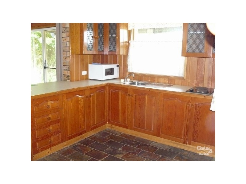 17 TALLAWANG AVENUE, Malua Bay NSW 2536