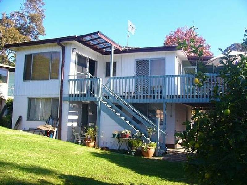 10 Euroka Avenue, Malua Bay NSW 2536