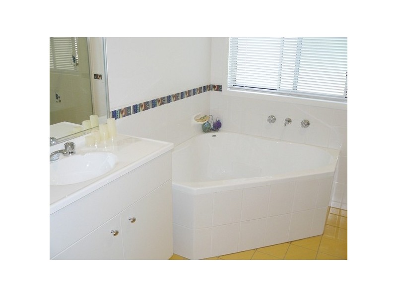 203 Tree Fern Place, Long Beach NSW 2536