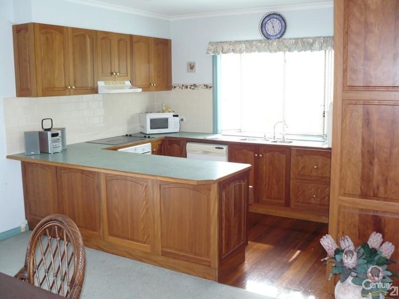 555 George Bass Drive, Malua Bay NSW 2536