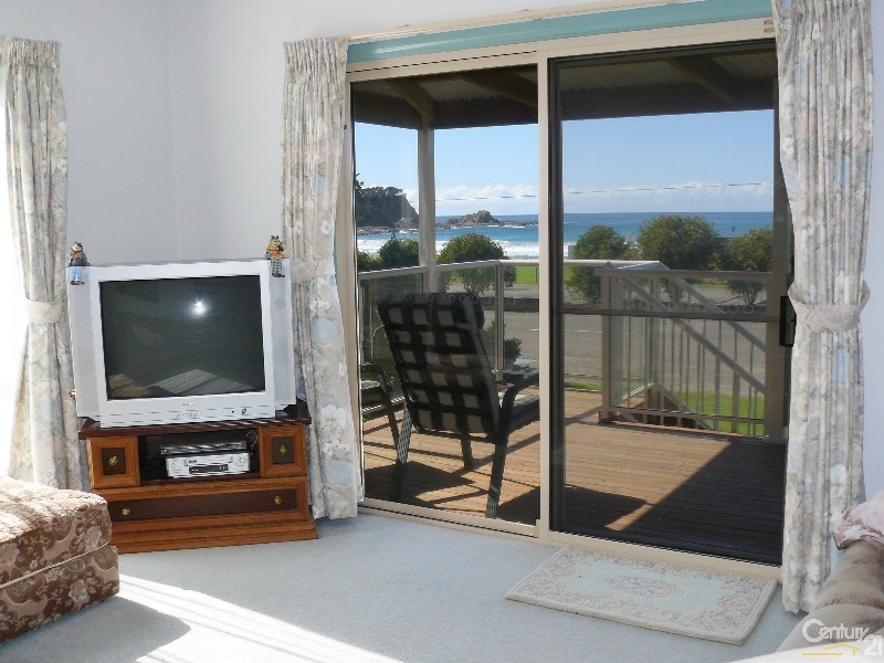 555 George Bass Drive, Malua Bay NSW 2536