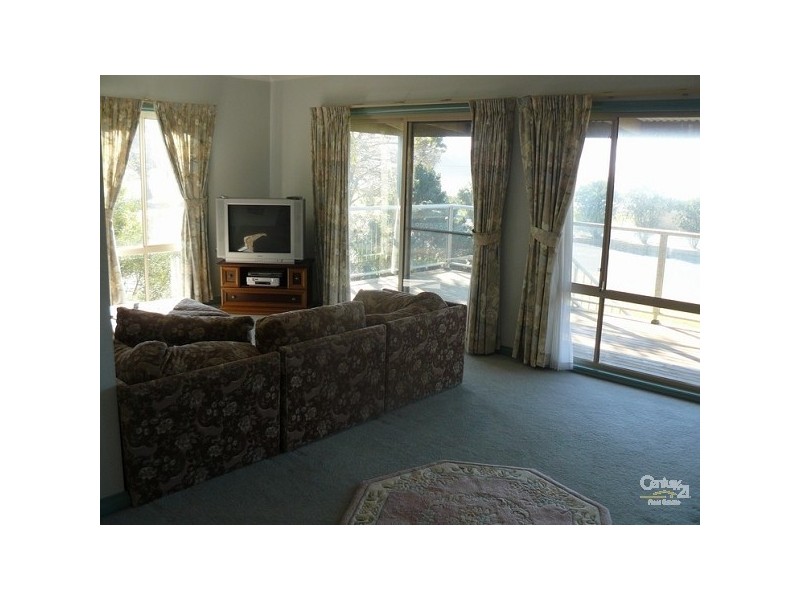 555 George Bass Drive, Malua Bay NSW 2536