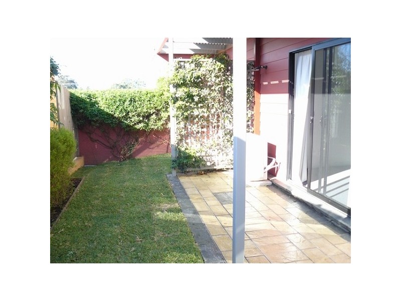 2/25 Bent Street, Batemans Bay NSW 2536