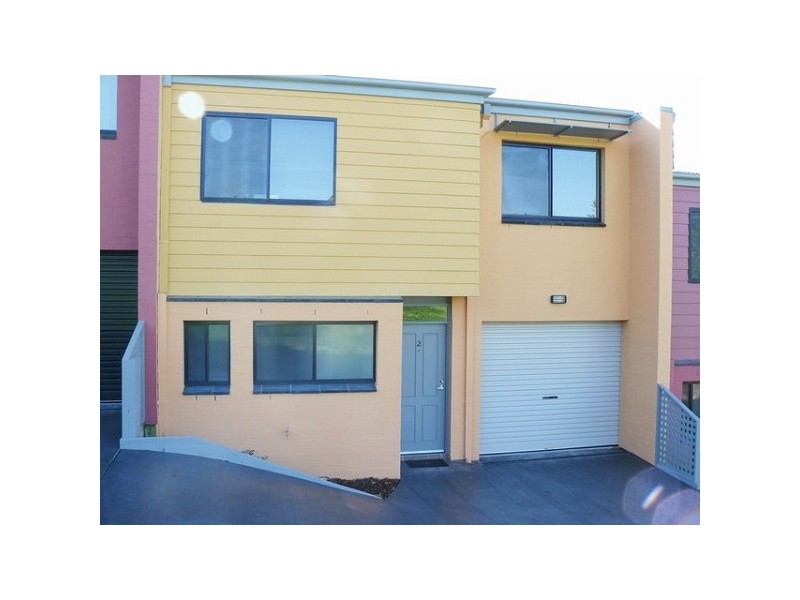2/25 Bent Street, Batemans Bay NSW 2536