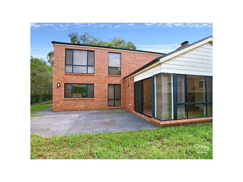 38 Stratheden Ave, Beaumont Hills NSW 2155