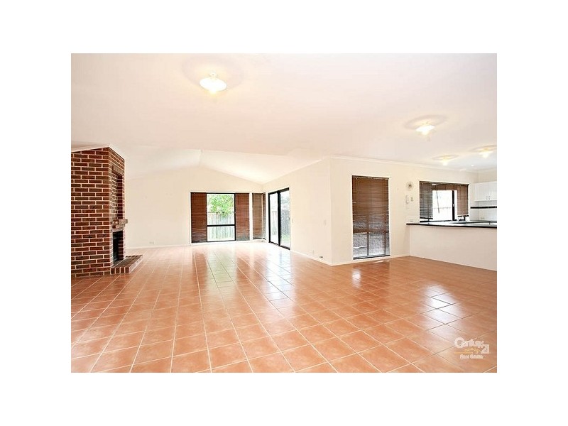 38 Stratheden Ave, Beaumont Hills NSW 2155