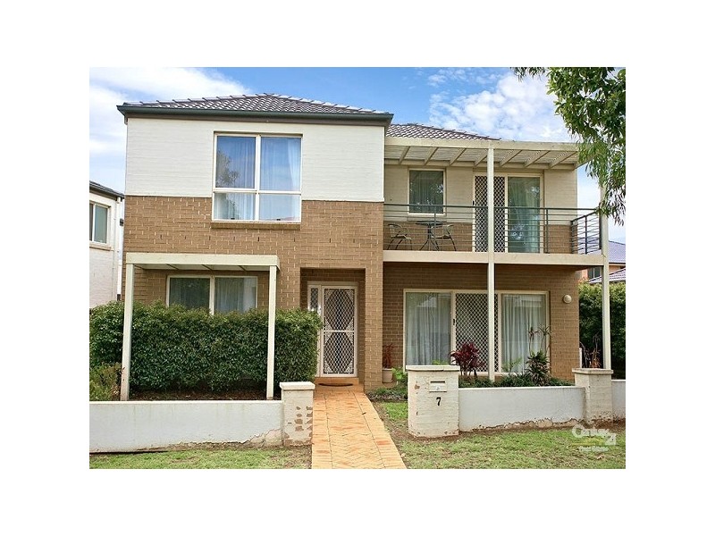 7 Roxburgh Cres, Stanhope Gardens NSW 2768