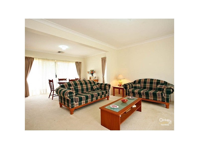 7 Roxburgh Cres, Stanhope Gardens NSW 2768