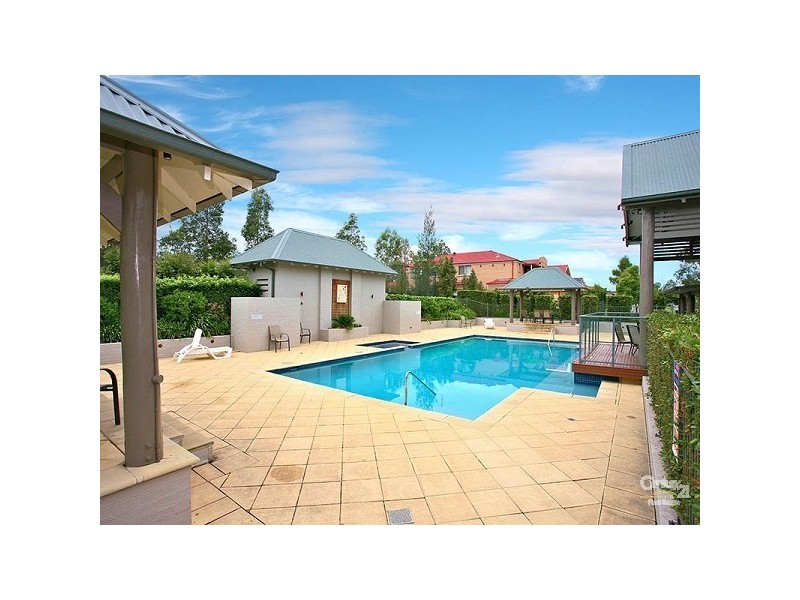 7 Roxburgh Cres, Stanhope Gardens NSW 2768