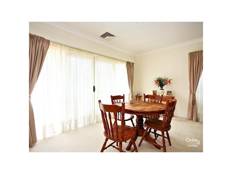 7 Roxburgh Cres, Stanhope Gardens NSW 2768