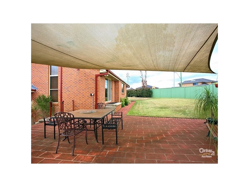27 Carnival Way, Beaumont Hills NSW 2155