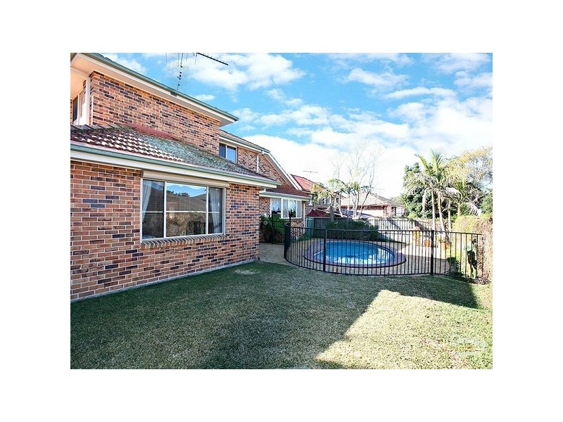 8 Shelly Cres, Beaumont Hills NSW 2155