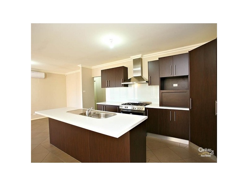 14 Honeyeater Cres, Beaumont Hills NSW 2155