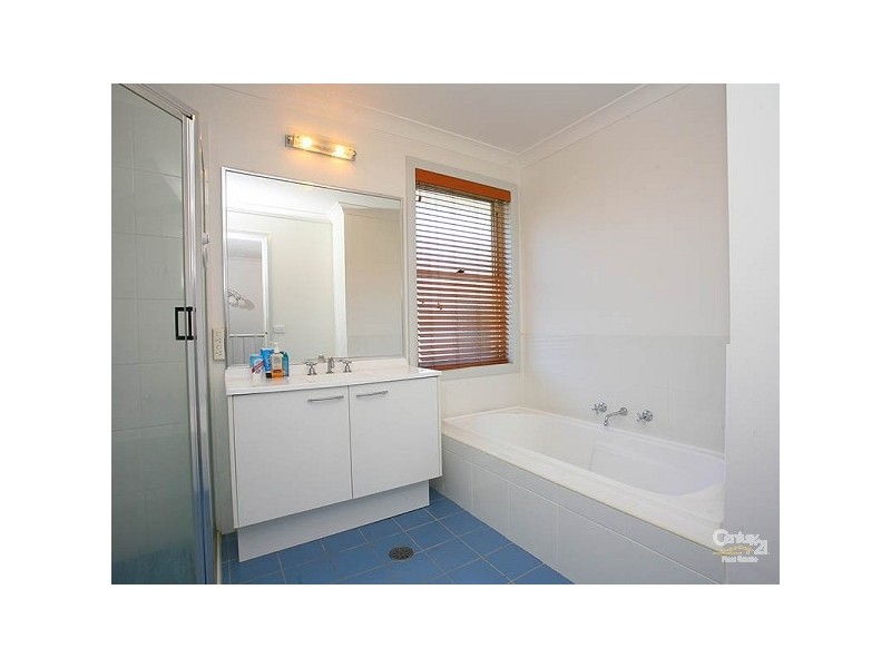 15 Newbury Ave, Stanhope Gardens NSW 2768