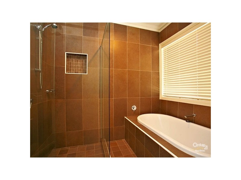 14 Honeyeater Cres, Beaumont Hills NSW 2155