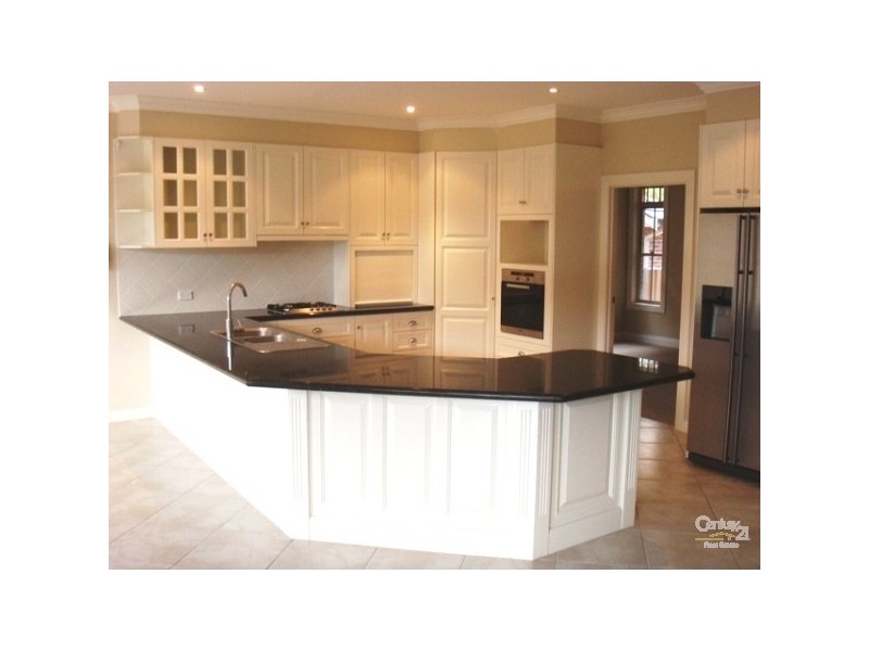 26 Balfour Ave, Beaumont Hills NSW 2155