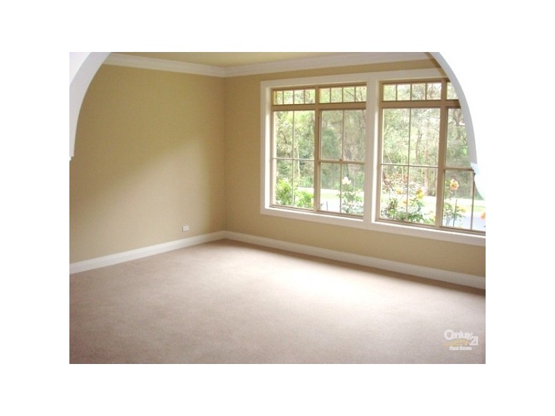 26 Balfour Ave, Beaumont Hills NSW 2155