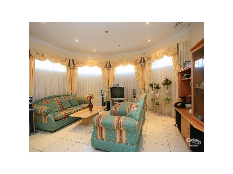 6 Drummond Rd, Beaumont Hills NSW 2155