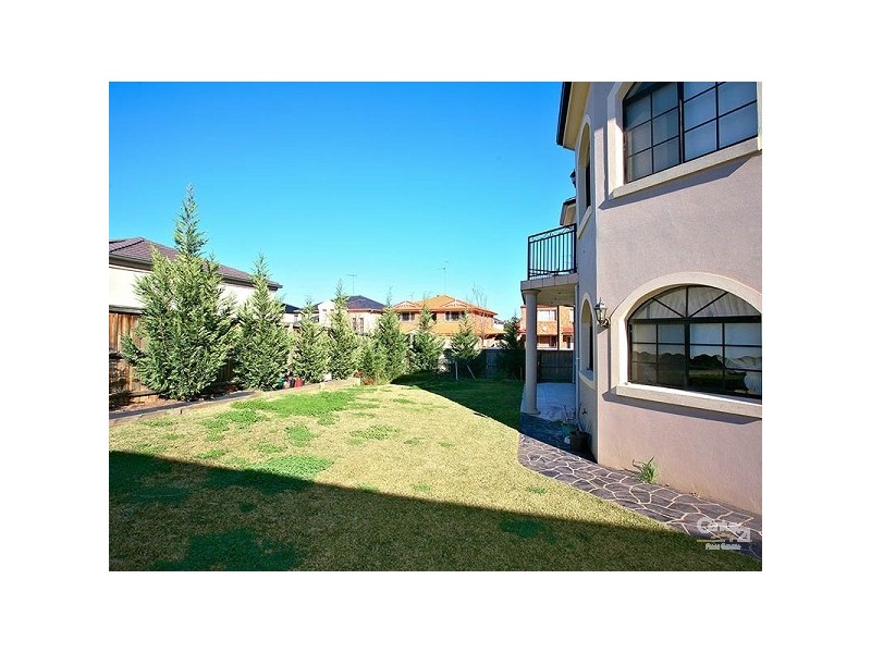 6 Drummond Rd, Beaumont Hills NSW 2155