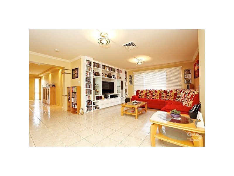 25 Sarah Jane Ave, Beaumont Hills NSW 2155