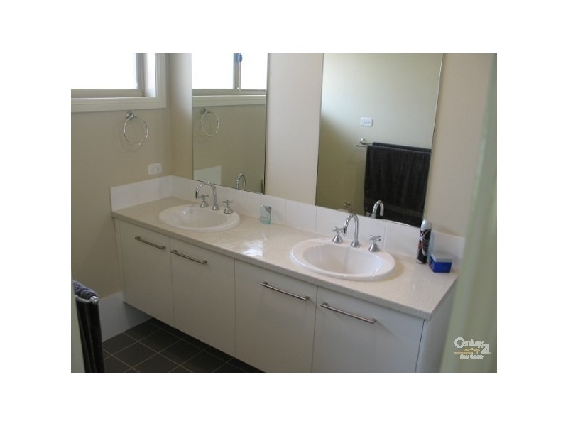 5 Wilkins Ave, Beaumont Hills NSW 2155