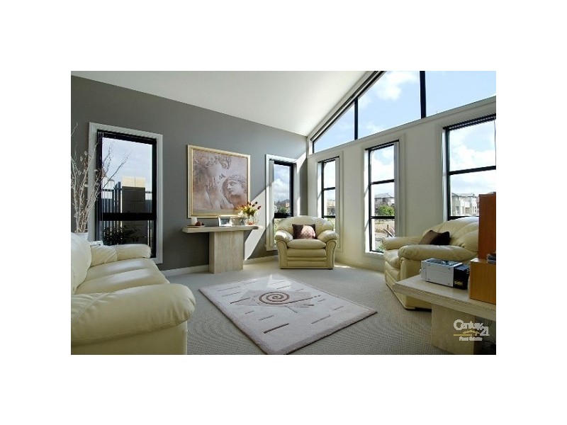 32 Castleford Tce, Stanhope Gardens NSW 2768