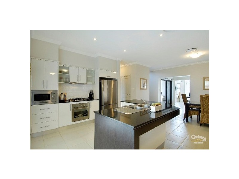 32 Castleford Tce, Stanhope Gardens NSW 2768