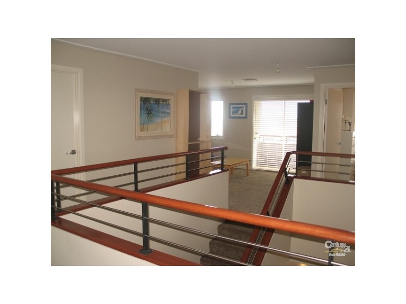 8 Chessington Place, Beaumont Hills NSW 2155