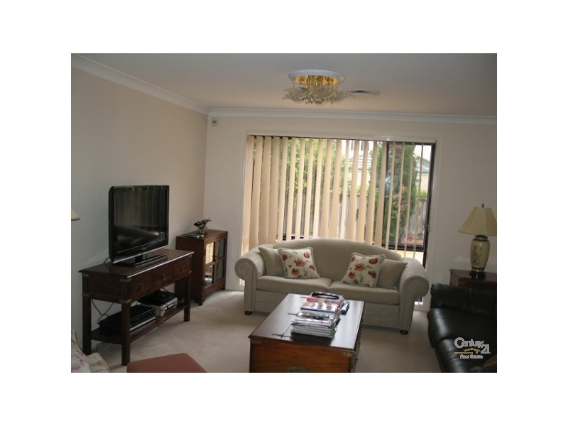 16 Millcroft Way, Beaumont Hills NSW 2155