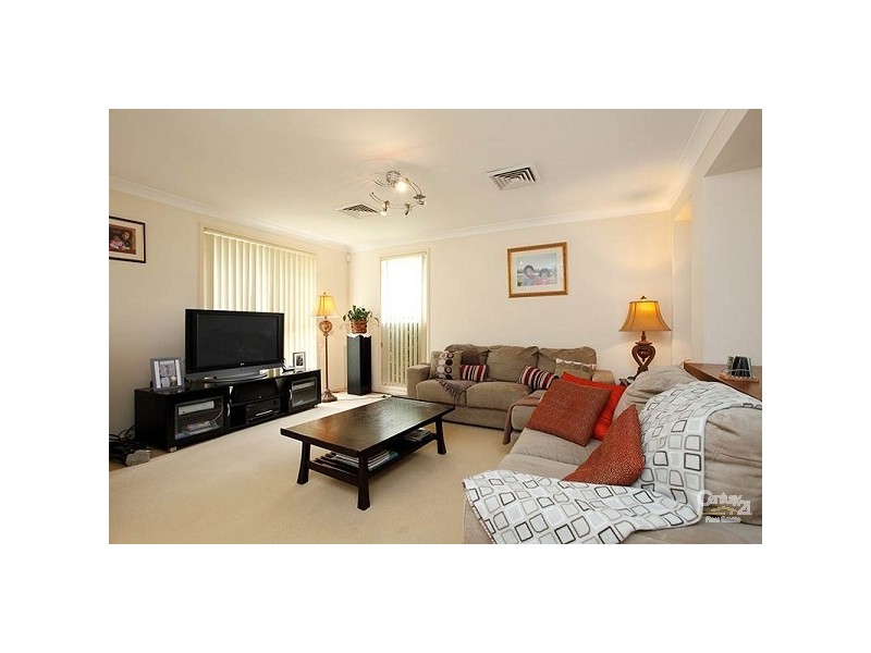 1 Cressy Ave, Beaumont Hills NSW 2155