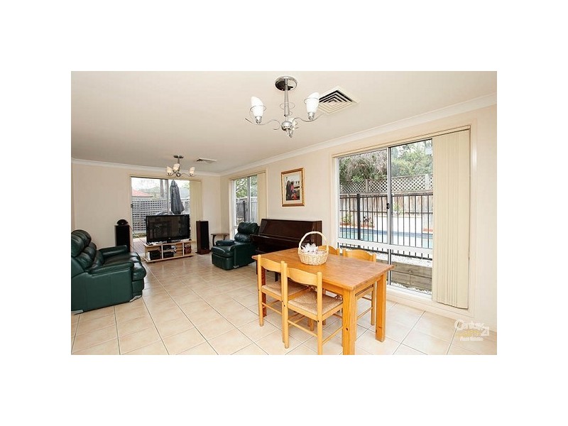 1 Cressy Ave, Beaumont Hills NSW 2155