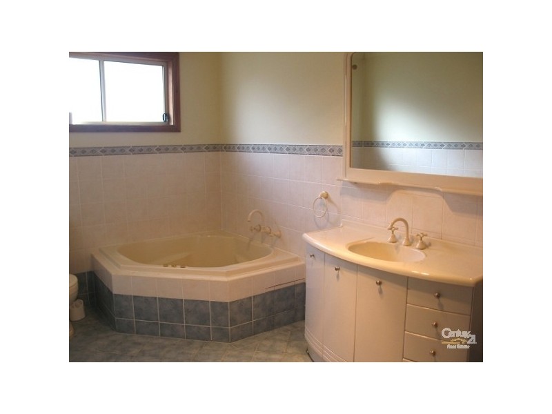 11 Strachan Court, Kellyville NSW 2155