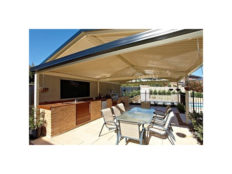 8 Henfield Street, Stanhope Gardens NSW 2768