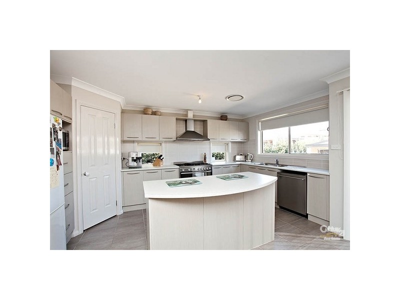 8 Henfield Street, Stanhope Gardens NSW 2768