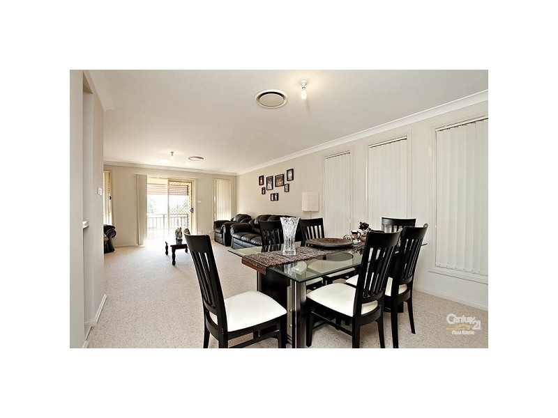 8 Henfield Street, Stanhope Gardens NSW 2768