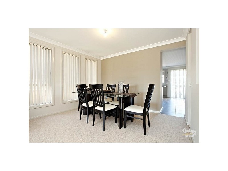 8 Henfield Street, Stanhope Gardens NSW 2768