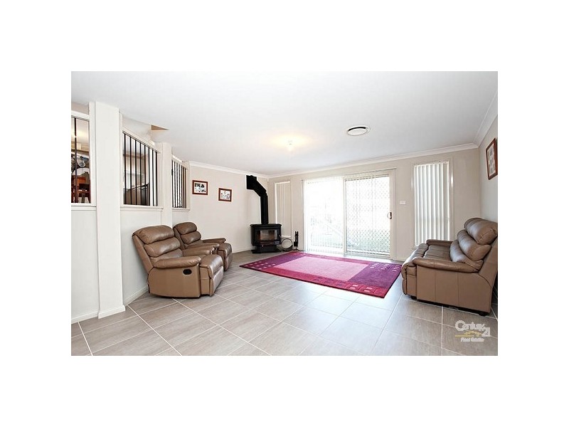 8 Henfield Street, Stanhope Gardens NSW 2768