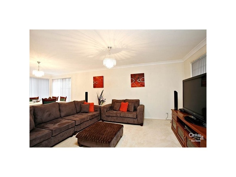 13 Dunross Place, Beaumont Hills NSW 2155