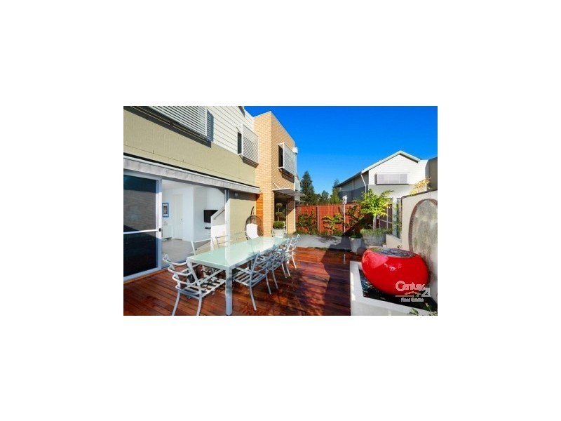 4 Caddies Blvd, Rouse Hill NSW 2155
