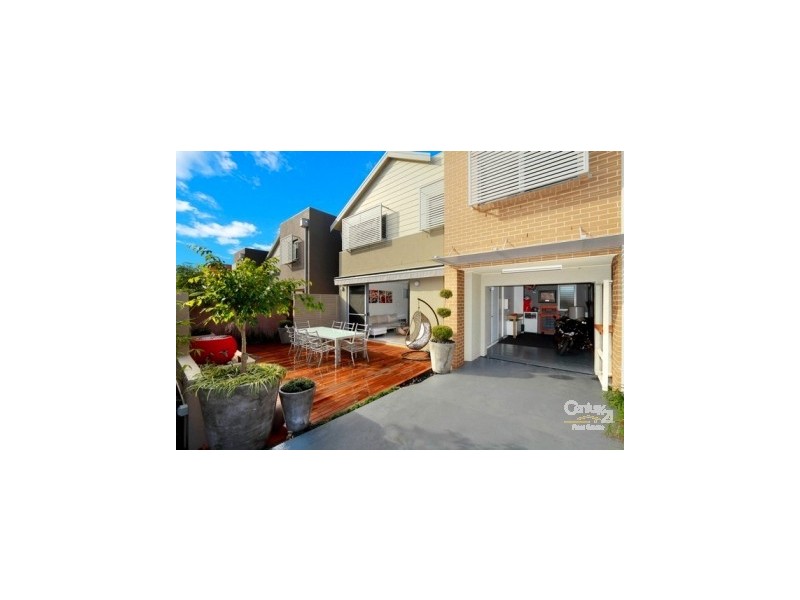 4 Caddies Blvd, Rouse Hill NSW 2155