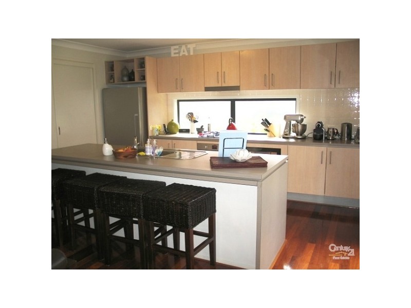 70 Treetop Cct, Quakers Hill NSW 2763