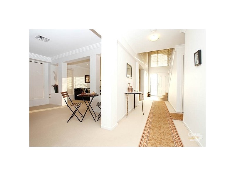 8 Valis Rd, Glenwood NSW 2768