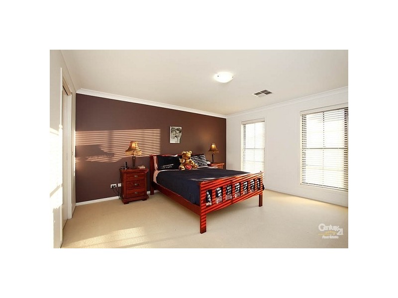 8 Valis Rd, Glenwood NSW 2768